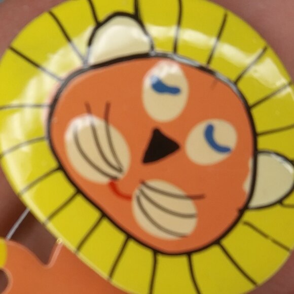 VTG Pin Brooch Lion Articulated moveable poseable head whimsical fun enamel - Picture 6 of 16